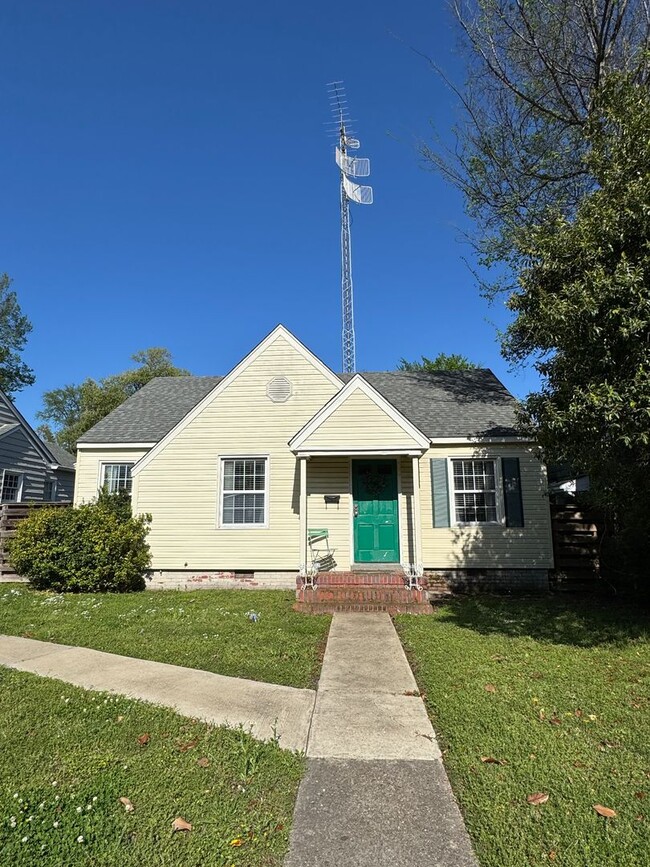 property at 112 Leflore Ave