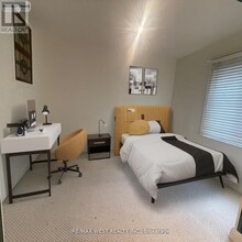 1813 Gerrard St E in Toronto, ON - Building Photo - Building Photo