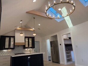 607 W Olive St in Bloomington, IL - Building Photo - Building Photo