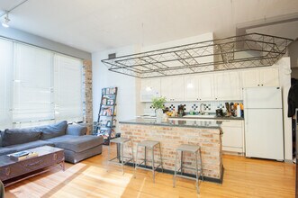 1855 N Halsted St in Chicago, IL - Building Photo - Building Photo