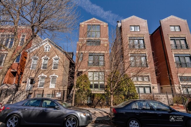 869 N Paulina St in Chicago, IL - Building Photo - Building Photo