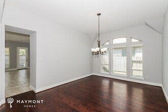 18862 Swansea Creek Dr, Unit 2R in New Caney, TX - Foto de edificio - Building Photo