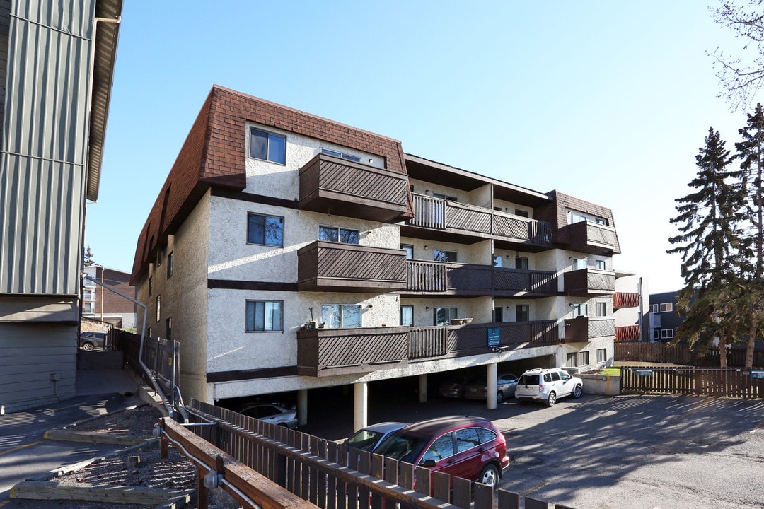 Pilling Place in Calgary, AB - Building Photo