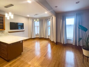 3714 S Indiana Ave in Chicago, IL - Foto de edificio - Building Photo