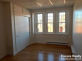 272 Newbury St, Unit 15 in Boston, MA - Building Photo