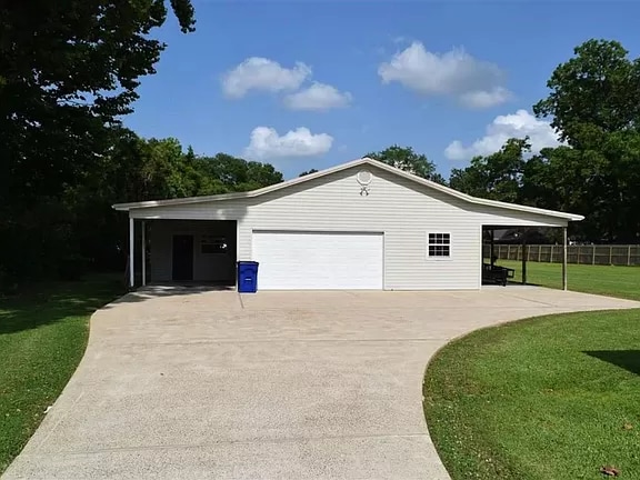 320 Stewart St in Kountze, TX - Building Photo - Building Photo
