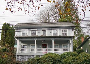 4937 S Corbett Ave in Portland, OR - Building Photo