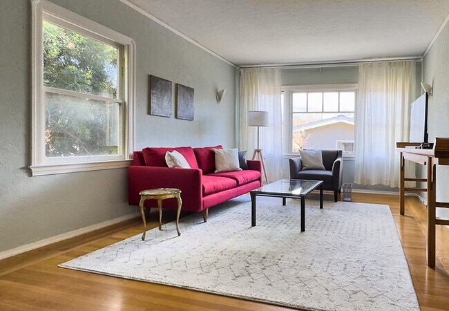 5719 Hermann St, Unit 5719 in Oakland, CA - Building Photo - Building Photo