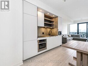 55-2655 Charles St E in Toronto, ON - Building Photo - Building Photo