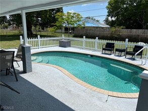 1333 SE 8th Ave in Cape Coral, FL - Building Photo - Building Photo