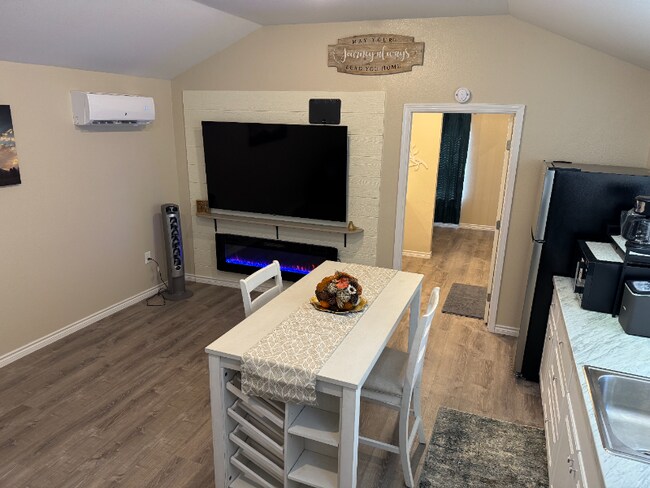 2021 Co Rd 75 in Robstown, TX - Foto de edificio - Building Photo