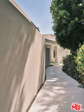 510 Arkell Dr in Beverly Hills, CA - Building Photo - Building Photo