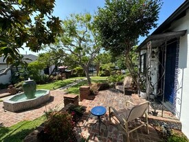 17th Street Villas in Santa Monica, CA - Building Photo