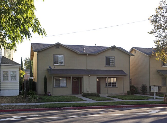 80-86 N 11th St in San Jose, CA - Foto de edificio - Building Photo