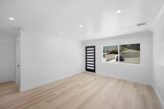7810 Forsythe St in Sunland, CA - Building Photo - Building Photo