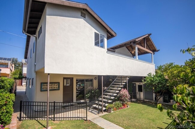 324 D Ave in Coronado, CA - Building Photo - Building Photo