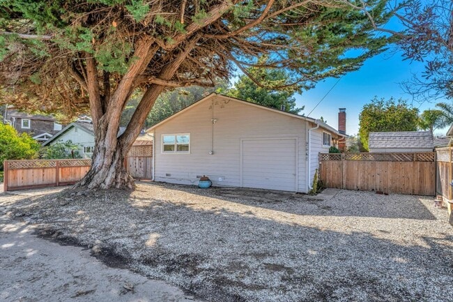 2668 Quartz St in Santa Cruz, CA - Building Photo - Building Photo