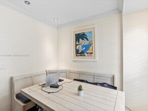 3097 Bird Ave in Miami, FL - Building Photo - Building Photo