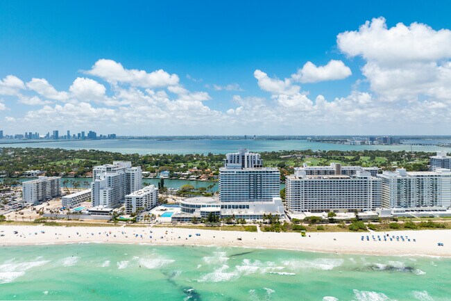 Castle Beach Club Condo in Miami Beach, FL - Building Photo - Building Photo
