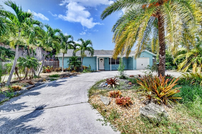 property at 727 SW 25th Ave