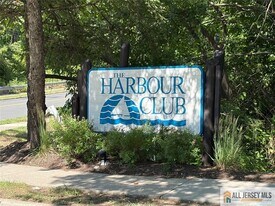 2513 Lighthouse Ln in Sayreville, NJ - Building Photo