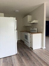 2412 Azalea Garden Rd, Unit 205 in Norfolk, VA - Foto de edificio - Building Photo