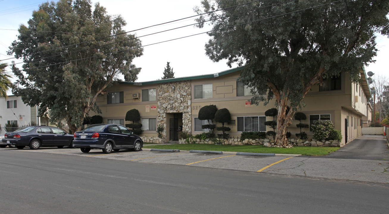 820 Chestnut Ave in Los Angeles, CA - Building Photo