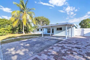 1821 Montague St in Lake Worth Beach, FL - Building Photo