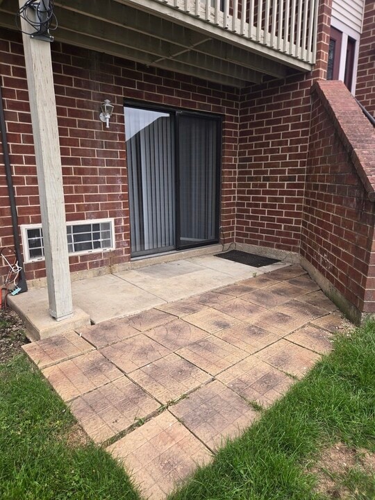 900 N Lakeside Dr in Vernon Hills, IL - Building Photo