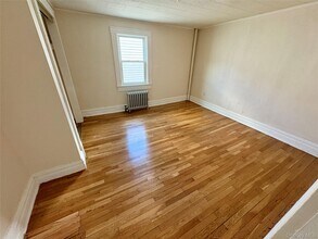 28 Carroll St in Yonkers, NY - Building Photo - Building Photo