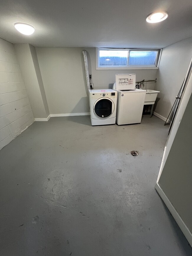 505 Kathleen Ave in Sarnia, ON - Foto de edificio - Building Photo