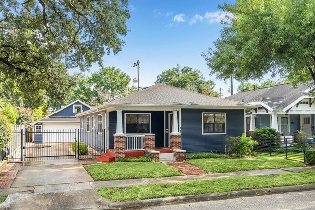 property at 932 Pizer St
