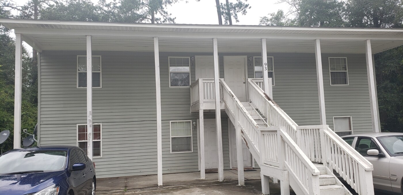 93 Rentz St in Varnville, SC - Building Photo