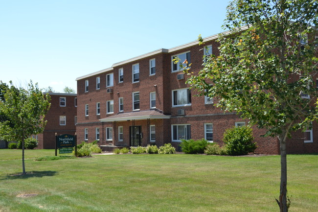 Northfield Park Apartments in Bedford, OH - Building Photo - Building Photo