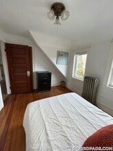 124 Forest St, Unit 3 in Medford, MA - Foto de edificio - Building Photo