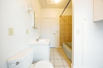 317 W 4th St in Muscatine, IA - Building Photo - Building Photo