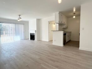 465 Oak St in Glendale, CA - Foto de edificio - Building Photo