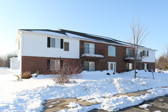 Quaker Estates in Orchard Park, NY - Building Photo - Building Photo