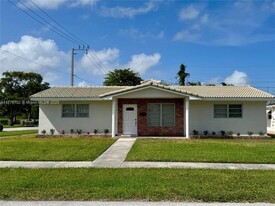 1327 Garfield St in Hollywood, FL - Building Photo
