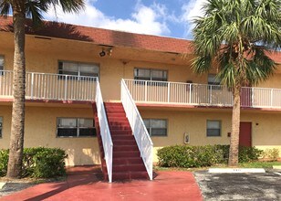 The Courtyards At Cimarron in Oakland Park, FL - Building Photo - Building Photo