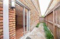 2101 Fountain View Dr photo'