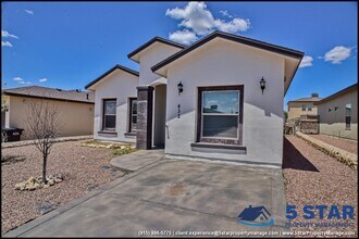 452 Isaias Ave. in El Paso, TX - Building Photo - Building Photo