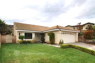 744 Morita Dr in Corona, CA - Building Photo