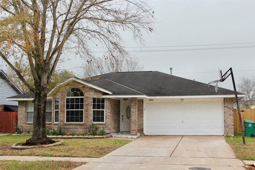 9442 Carmalee St in Houston, TX - Building Photo