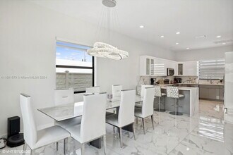 13331 SW 41st St in Miami, FL - Building Photo - Building Photo