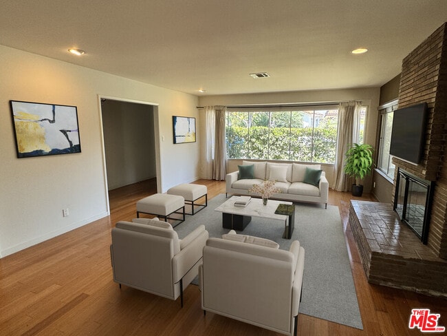 5029 Westpark Dr in Los Angeles, CA - Building Photo - Building Photo