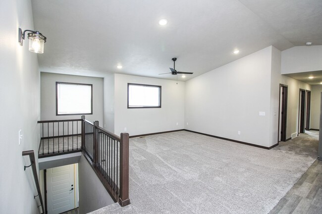 property at 600-620 W Samantha St