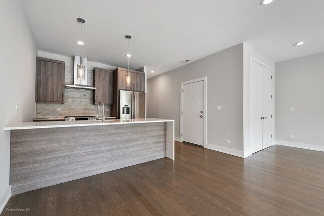 2740 W Chicago Ave in Chicago, IL - Building Photo - Building Photo