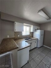 33 Gold Bar Ct in Las Vegas, NV - Building Photo - Building Photo