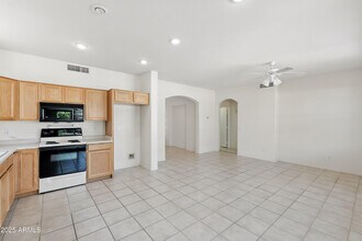 17934 W Deneen Way in Surprise, AZ - Building Photo - Building Photo